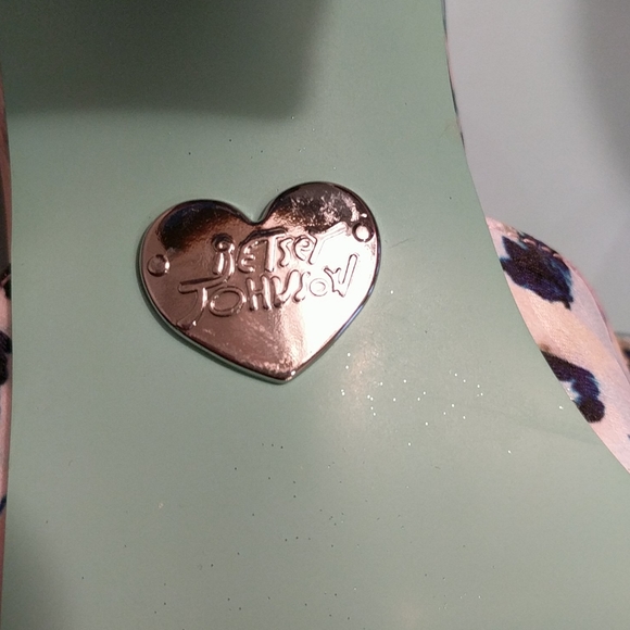 Blue by Betsy Johnson size 10 strappy sandal - Picture 5 of 9